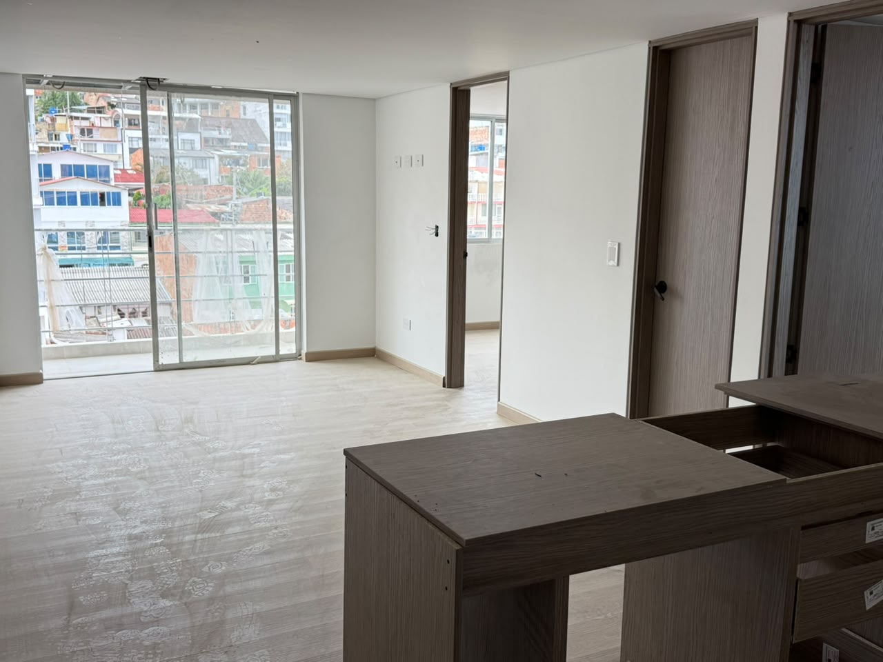 Puertas, ventanería, muebles